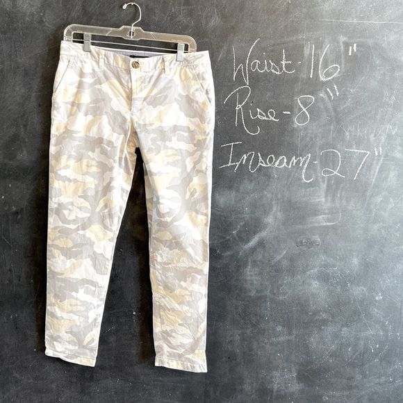 ❣️Tommy Hilfiger camouflage Capri pants. Patel yellow, grey and white. Size 6. - Picture 1 of 13